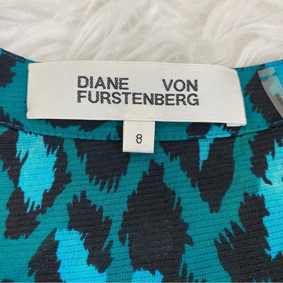 DIANE VON FURSTENBERG Blue Leopard Gladys Top - Picture 3 of 7